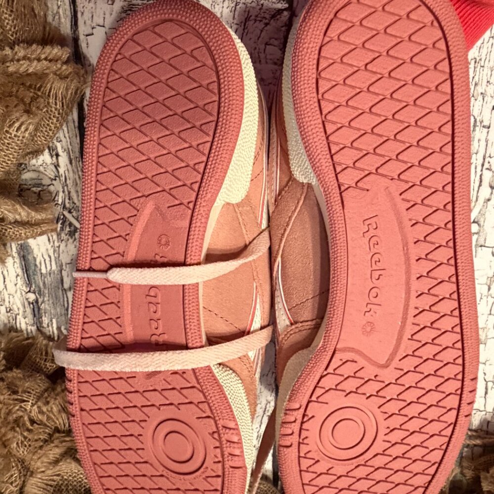 NEW Womens Reebok Platform Fashion Sneakers Pink Salmon Size 9 - Picture 7 of 7